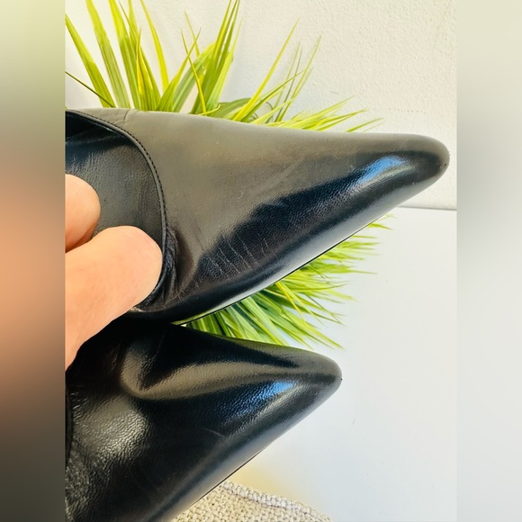 Stuart Weitzeman | Classic Leather Pumps - Picture 4 of 16